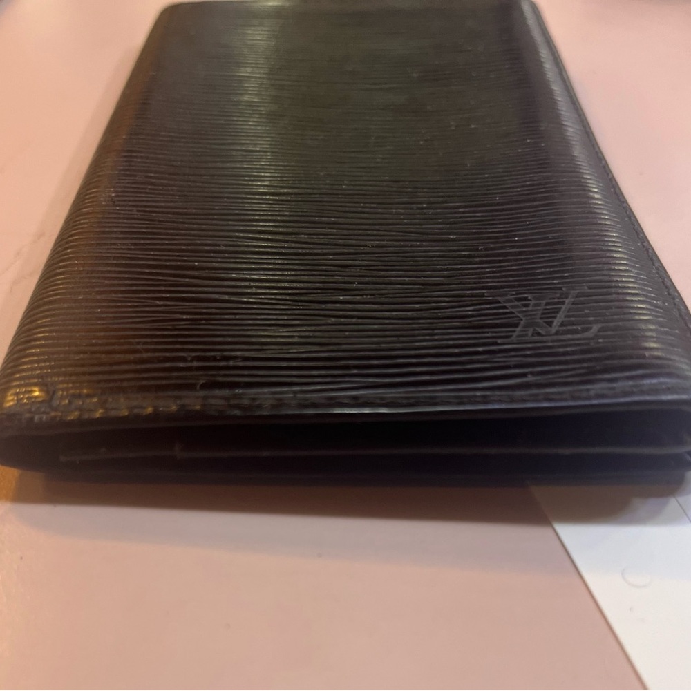 Louis Vuitton Black Wallet Epi Leather Wallet
LV bifold wallet LV cardholder - Picture 9 of 11